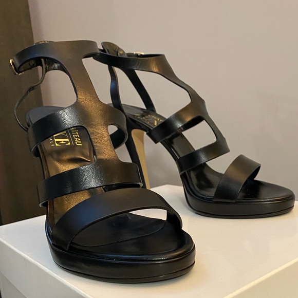 Black strappy heels. Brand new. Size 8. Le Chateau - Picture 5 of 8